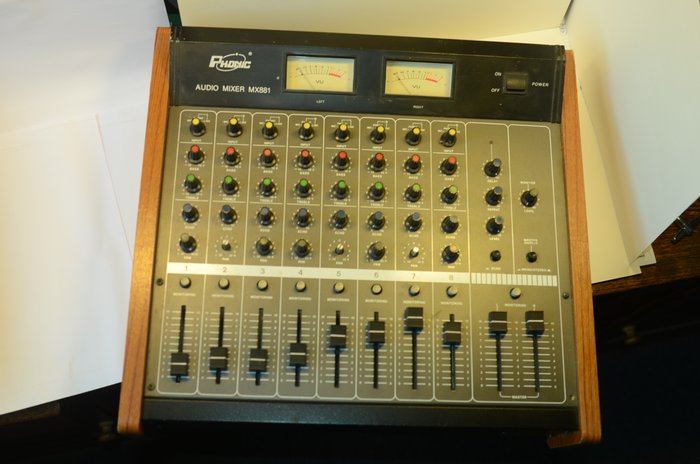Mengpaneel Phonic, Audio Mixer MX 881