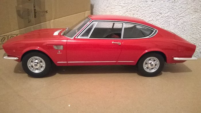 BoS Models - Schaal 1/18 - Fiat Dino Coupe 1967