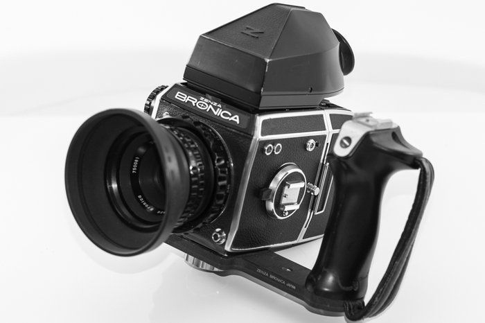 Very nice Zenza Bronica medium format 6x6 camera with complete equipment - Catawiki