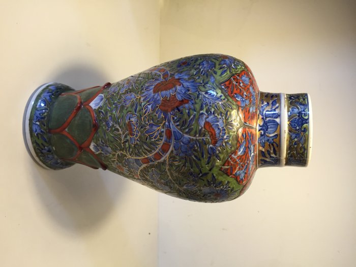 Antique chinese Kagxi Cobbler Vase with Mark on Base