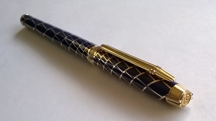 Elysee fountain pen - W. Germany-18 kt. golden crown