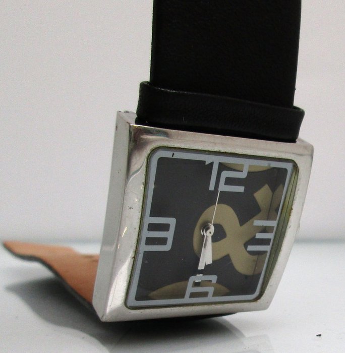 d&g square watch