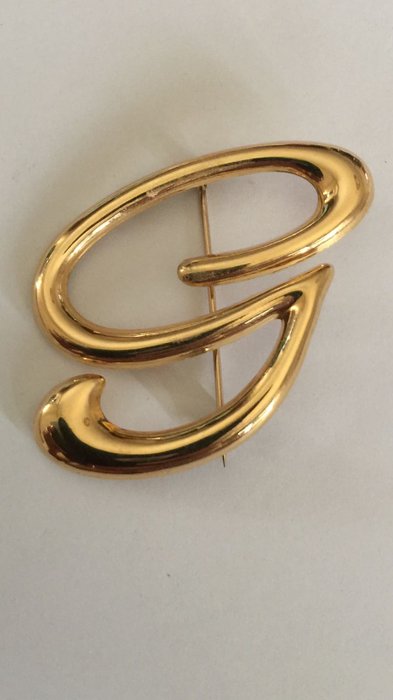 G-shaped brooch in 18 kt gold, ERZ brand, large