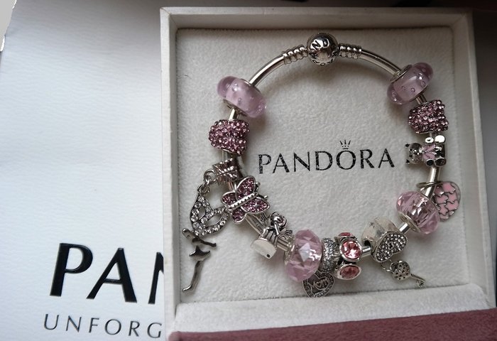 Pandora bracelet 19 cm + 14 charms  