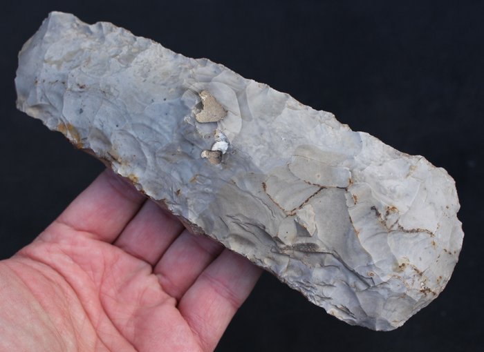 Long Neolithic flint axe - 19,5 cm