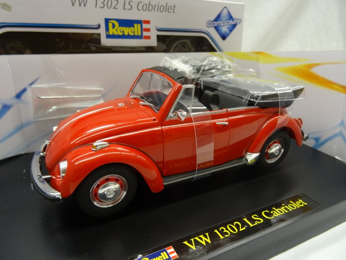Revell - Scale 1/18 - Volkswagen Beetle 1302 LS Cabriolet - Colour Red

