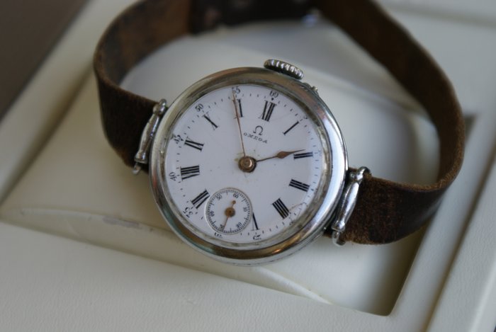 Omega –  Men's wristwatch  1910-1930s
