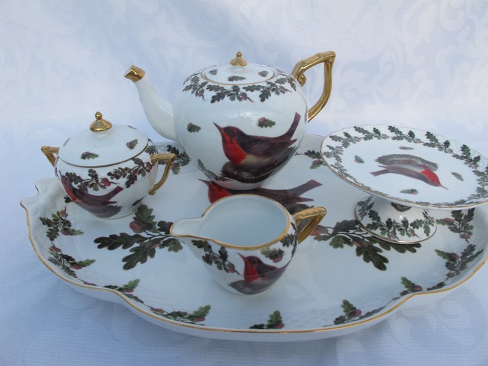 Meander BV - Porcelain tea set

