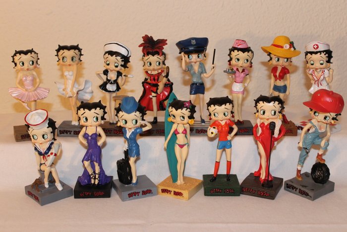 Betty Boop - 15 collection dolls