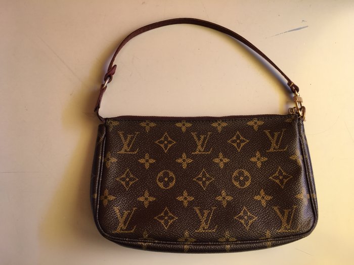 Louis Vuitton – Monogram pochette (envelope bag) - Catawiki