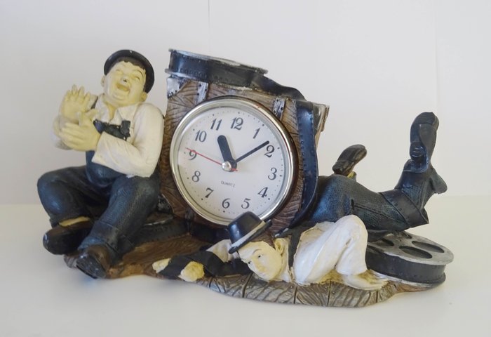 Laurel and Hardy - table clock


