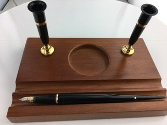 Sheaffer Desk Stand With New Fountain Pen With Medium Point Catawiki