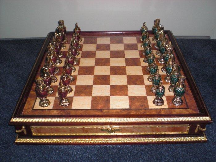 The House of Fabergé & Franklin Mint chess set