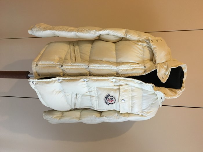 size 1 in moncler
