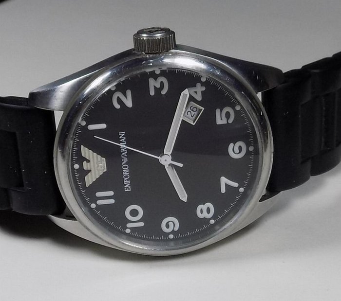 Reloj XL Emporio Armani AR0507 con esfera negra, para hombre. Año 2000.