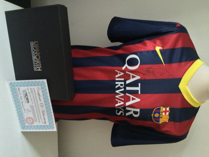Neymar JR./FC Barcelona - Camiseta original (primera equipación) FC Barcelona 13/14 firmada por Neymar JR + en caja de lujo + certificado de autenticidad Memorabilia Up North

