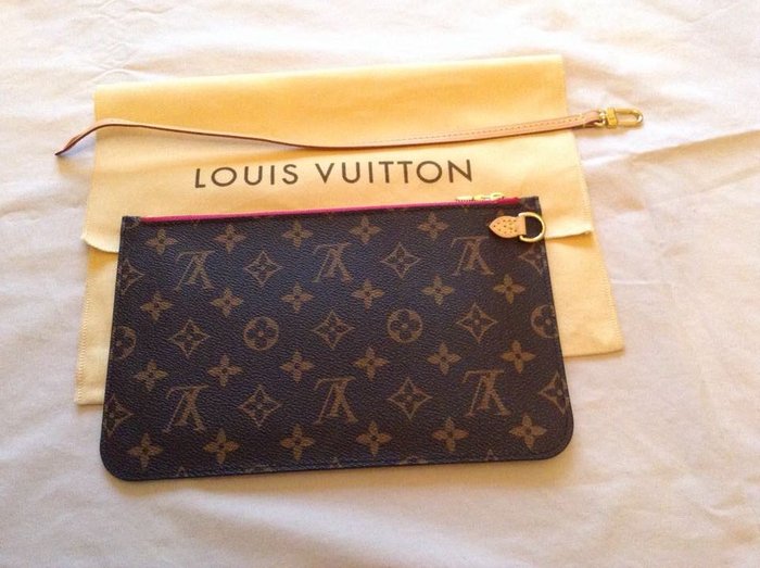 Louis Vuitton – LV pouch – with leather wrist strap - Catawiki