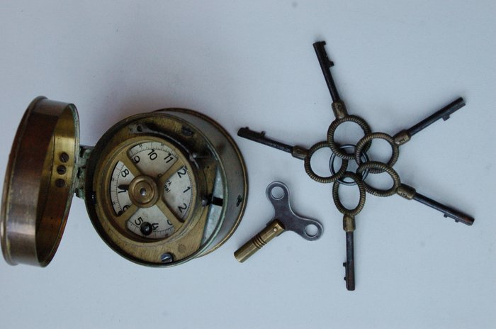 Orologio militare Sentry da guardiano, meccanico, in rame - originale J. Burk - tardo XIX secolo 