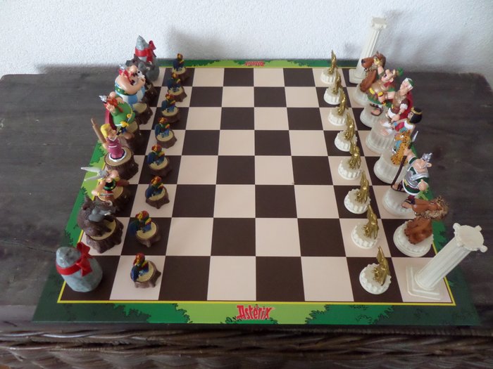 Asterix and Obelix chess set - Plastoy