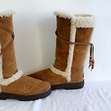 chestnut uggs with fur on outside
