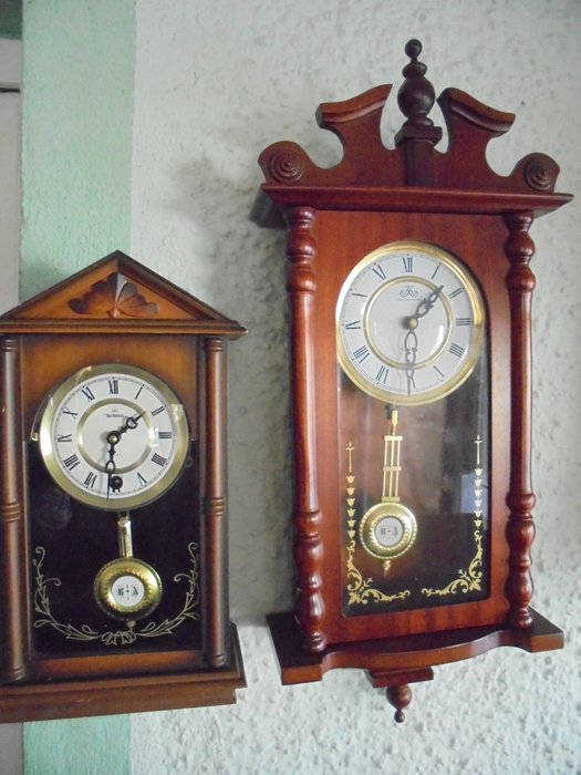 2 orologi a pendolo da muro, Meister and Anker - 1890 circa 