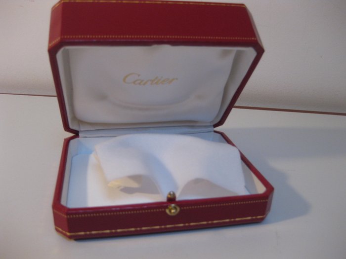 cartier watch box size
