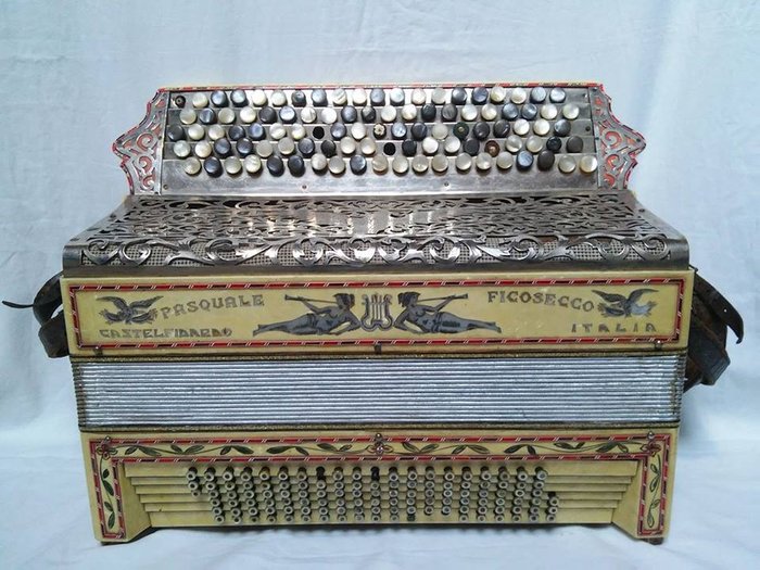 Antique accordion Pasquale Ficosecco Castelfidardo 1930  italia-120bass
