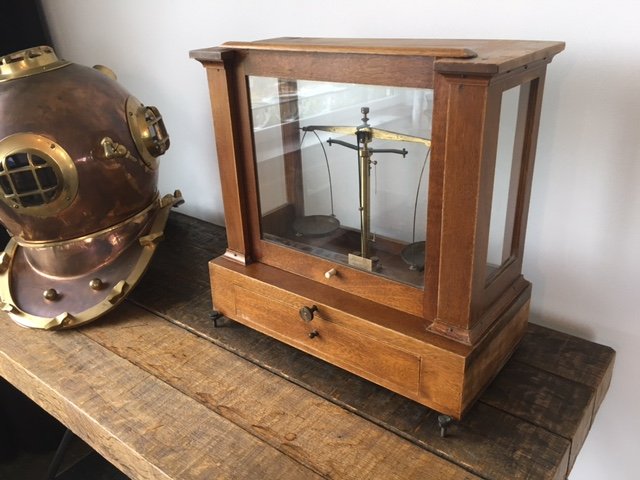Old pharmacy weighing scales in display cabinet - Beckers' Sons

