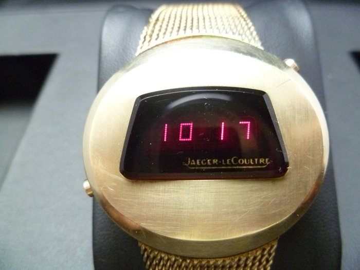 Jaeger Le Coultre – montre LED Space Age – montre numérique, pour homme réf. 555 – années 1970.
