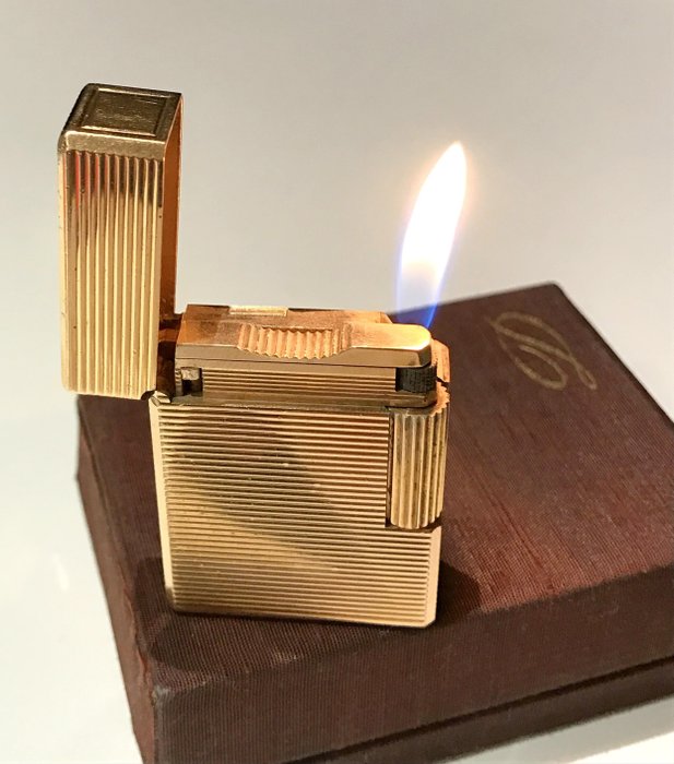 Lighter vintage ST Dupont - gold 18 carats (20 microns)