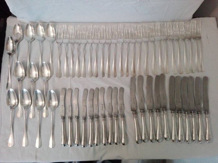 Service of 58 silver cutlery pieces with coat of arms Goldsmith Fecarotta Palermo (Italy) - late 19th century