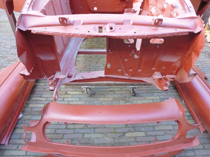 Peugeot 404 convertible  an almost complete body for restoration