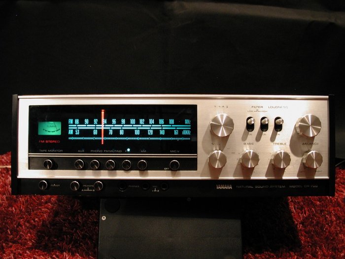 Yamaha CR-700 FM/AM Stereo Receiver