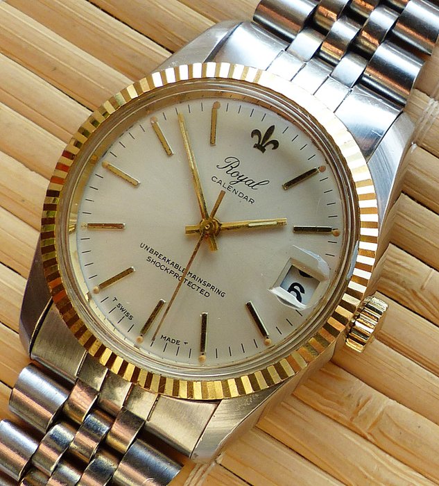 RoYal Swiss Calendar -- men's wristwatch from the 80s
