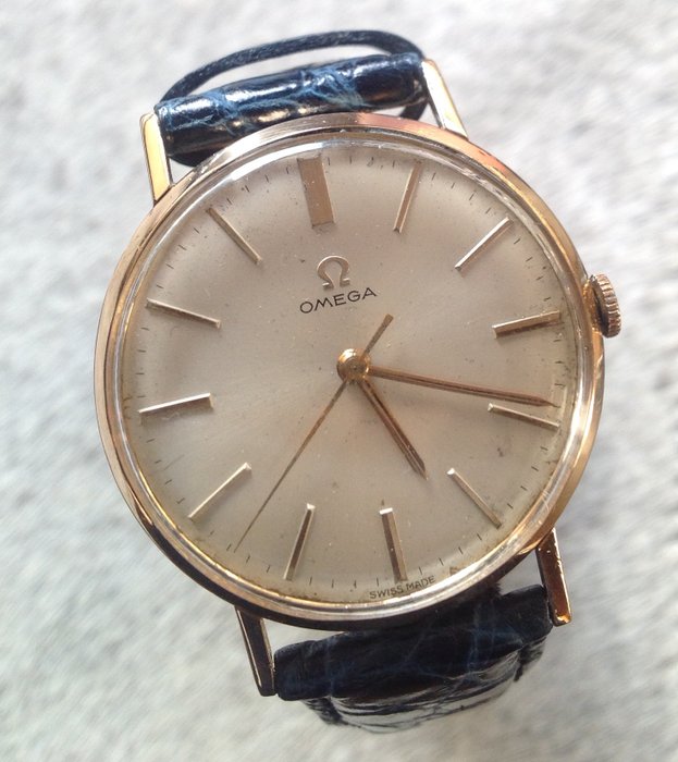 Reloj de pulsera clásico Omega de oro, principios de los 70.