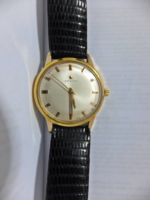Zenith 2532  Swiss  - 1964/1966 - Men's Wristwatch