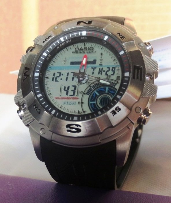 Reloj Casio del año 2012 con acabado de engranaje para hombre