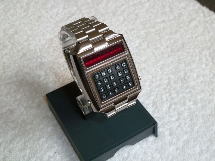 Hughes LED rekenmachine horloge - Battlestar Galactica - jaren '70