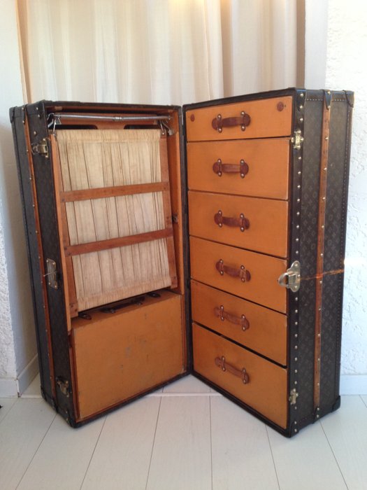 Sold at Auction: Louis Vuitton Wardrobe Trunk