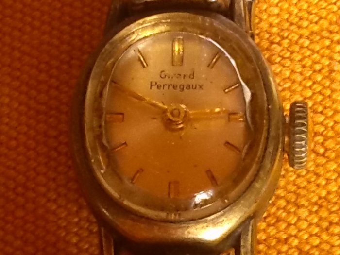 For collectors: Girard-Perregaux women's watch, oval, 1945/1950