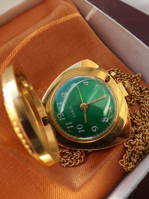 ZARJA – Collier avec médaillon avec une montre pour femme – Années 1970