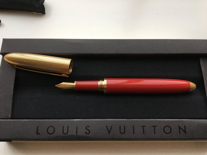 Louis Vuitton Burgundy Doc Lacquer Fountain Pen