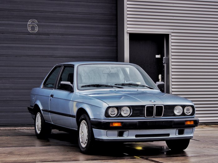 BMW 318i - 1990