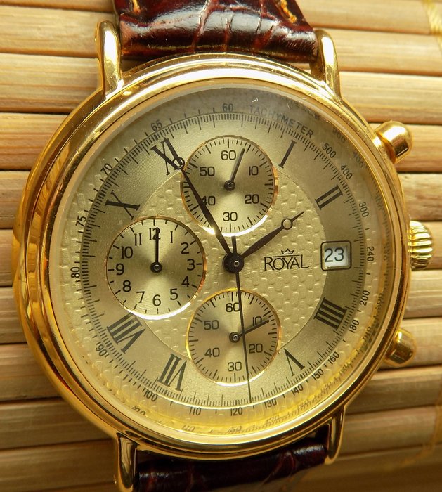 Royal Swiss 46595 analogue chronograph -- men's wristwatch -- 1990s