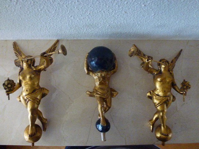 Set di vecchie bambole di legno, orologio Frisone