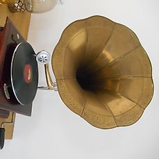 Grammofono con tromba HIS MASTER'S VOICE in legno bianco ed ottone 