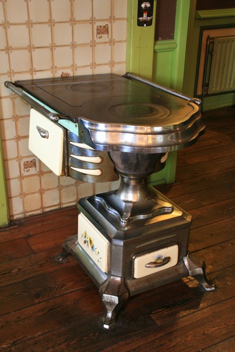Leuvense Stoof - Stove with oven  


