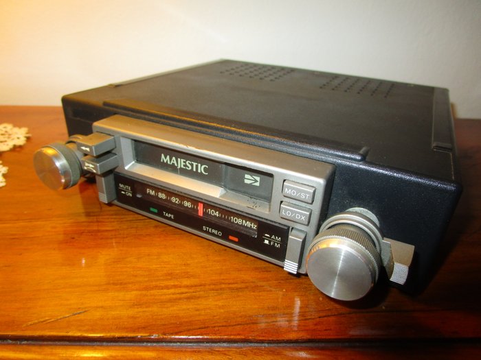 Car radio / cassette vintage MAJESTIC - 1970s - Catawiki