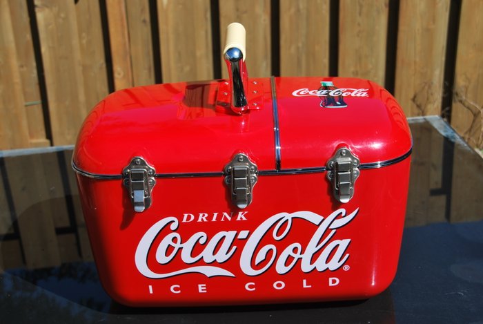 The Coca-Cola Company - Coca Cola special radio CD player cooler

