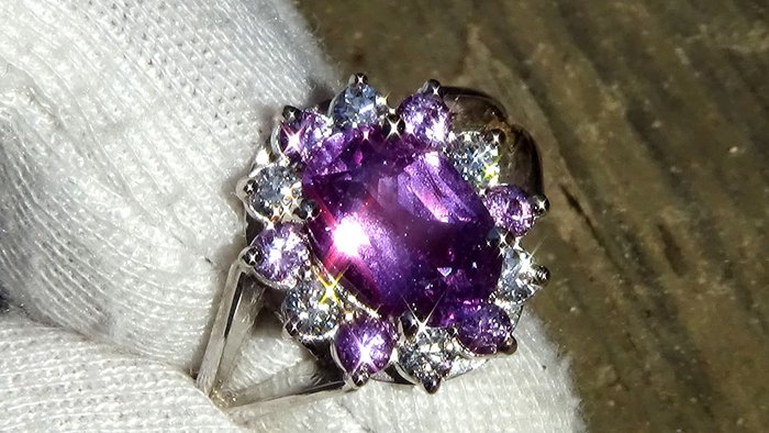 bague diamant violet